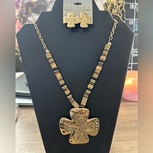 NWT necklace and earrings set